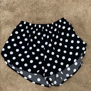 Like new polka dot shorts